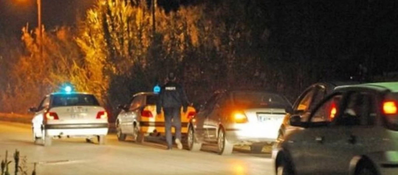Επίθεση με πορτοκάλια σε τουριστικό λεωφορείο στην Πατρών-Πύργου